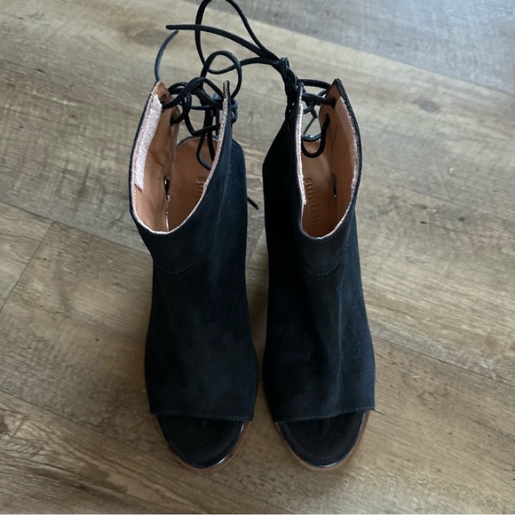 Sundance Stormy Heels / Sandals - Picture 2 of 11